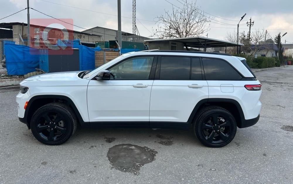 جیپ گراند شیرۆکی